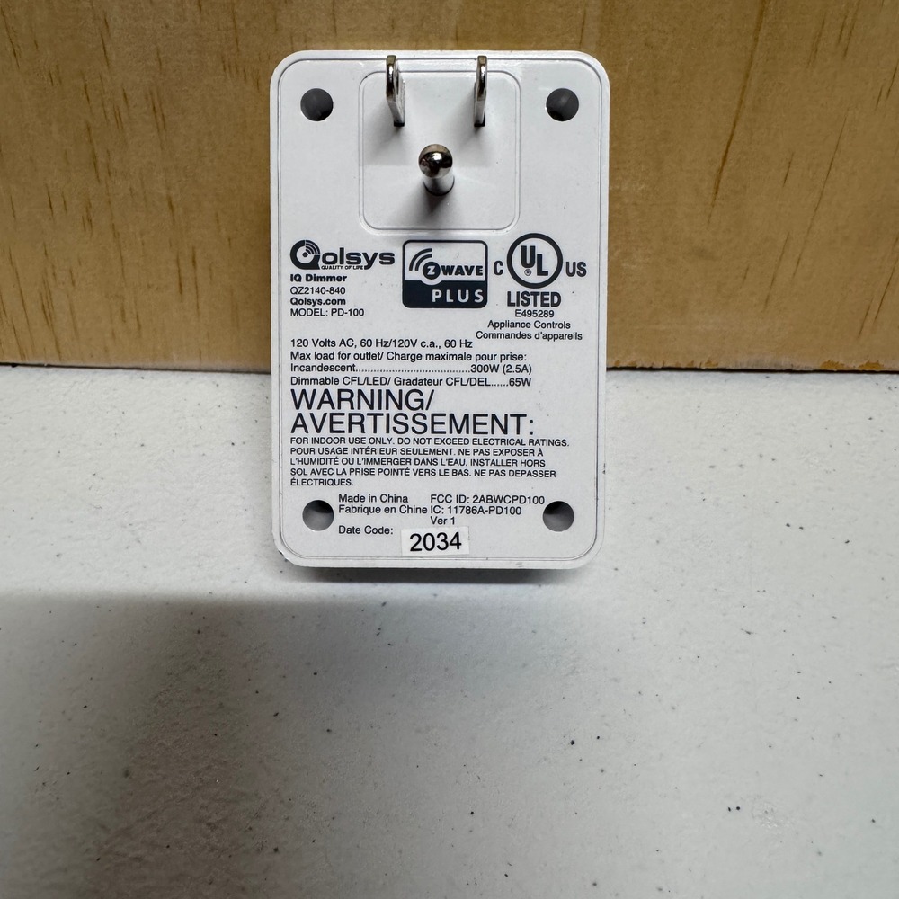 Qolsys IQ Dimmer Smart Plug White Z-Wave Plus PD-100 Appliance Module